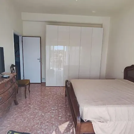 - Vicino Al Mare E Servizi Apartment *