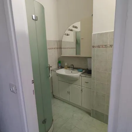 - Vicino Al Mare E Servizi Apartment *